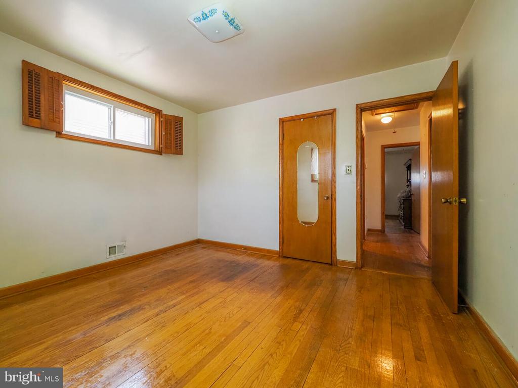 238 Wanda Rd