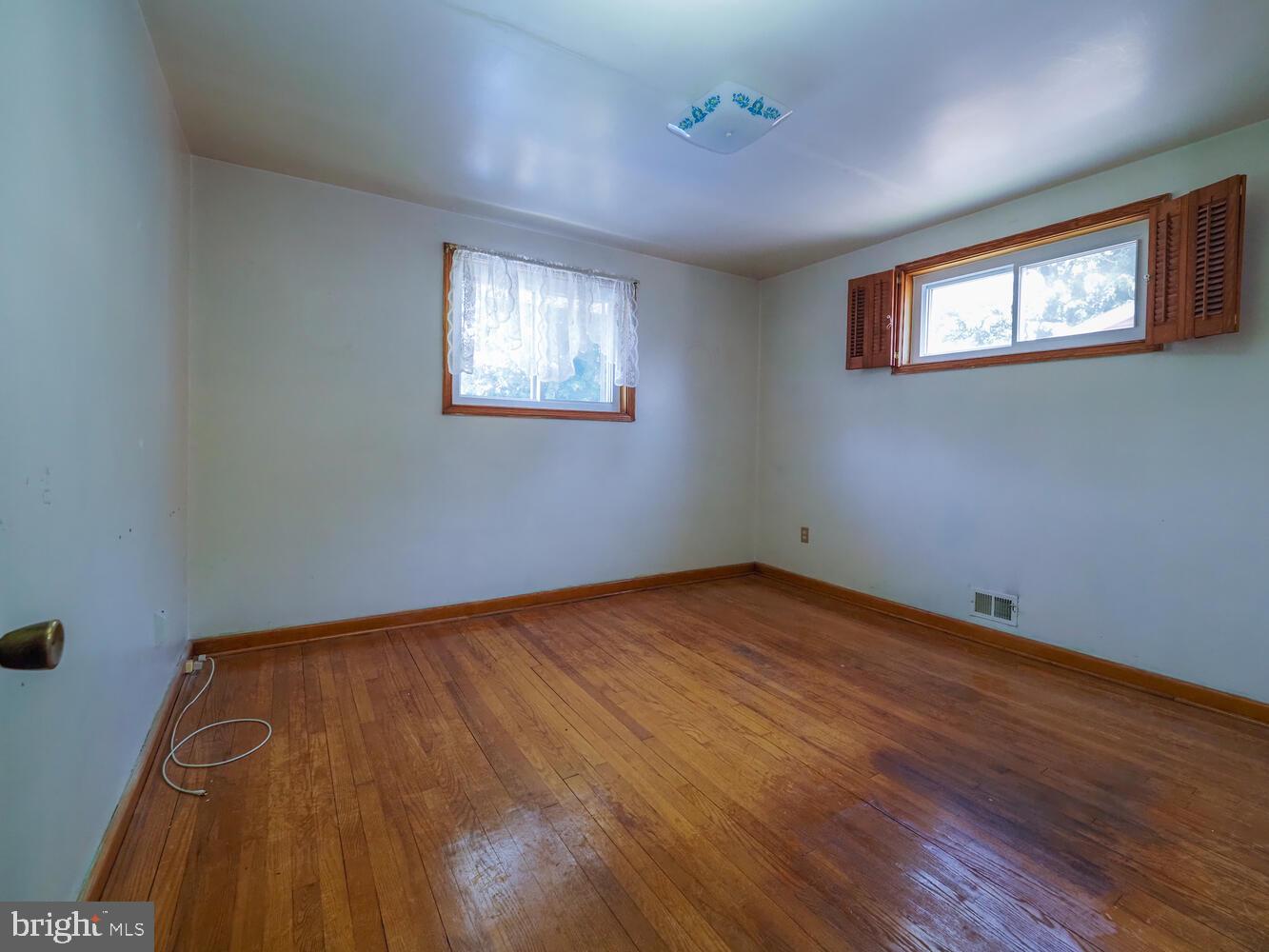 238 Wanda Rd
