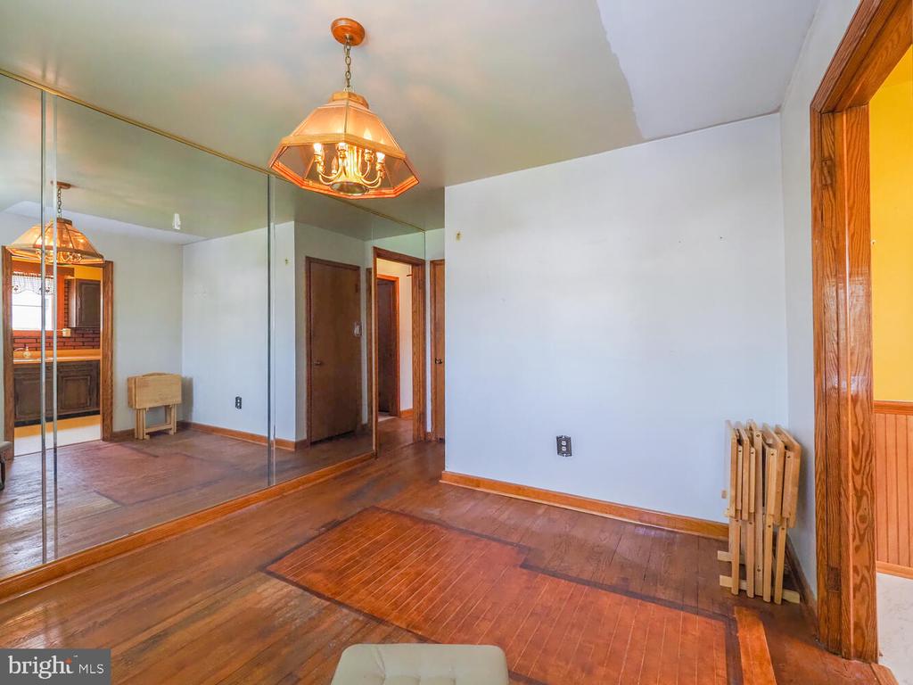 238 Wanda Rd