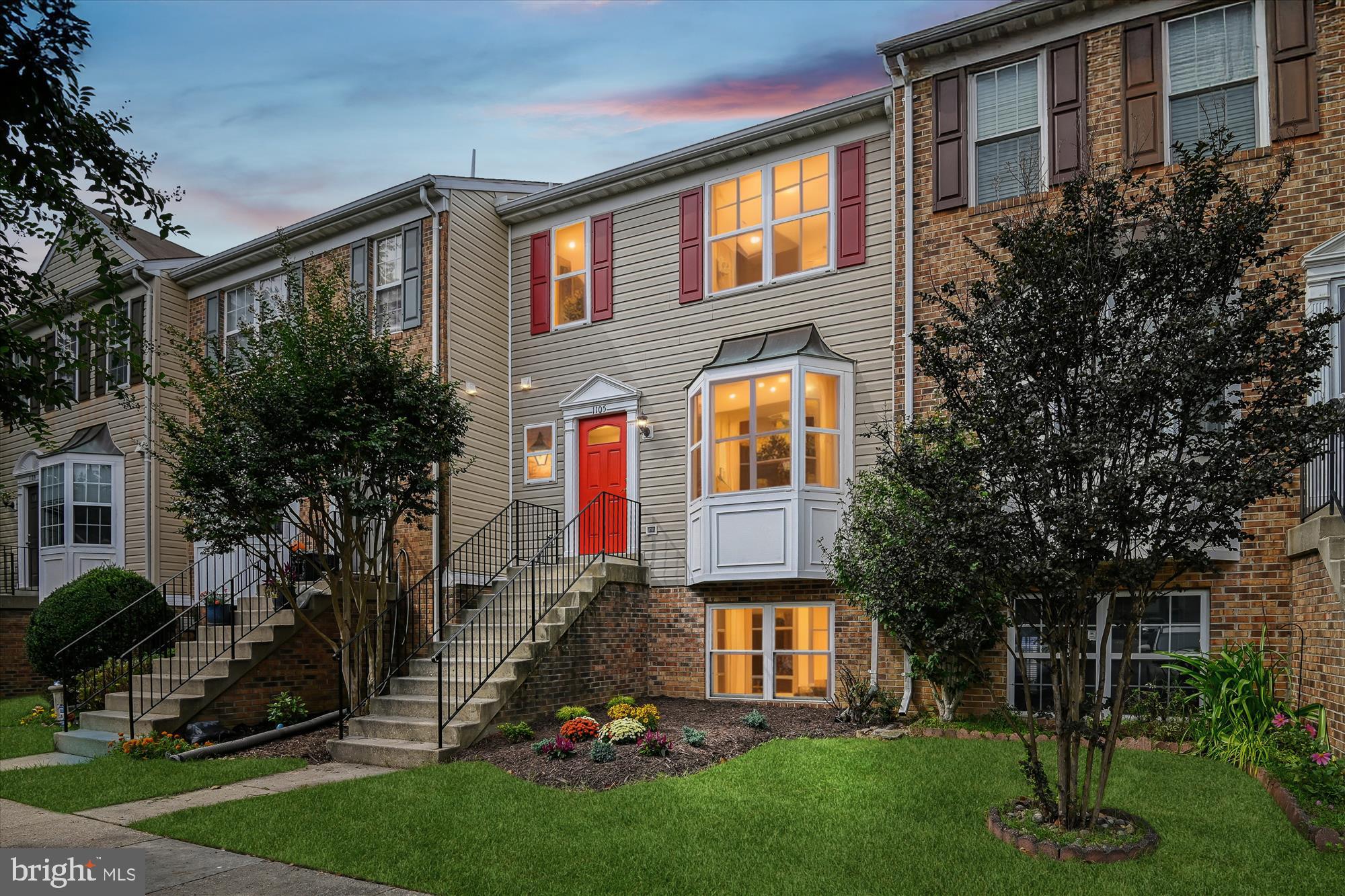 1105 SIMSBURY COURT
