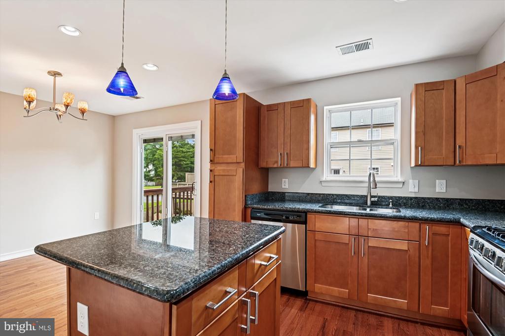 1105 SIMSBURY COURT