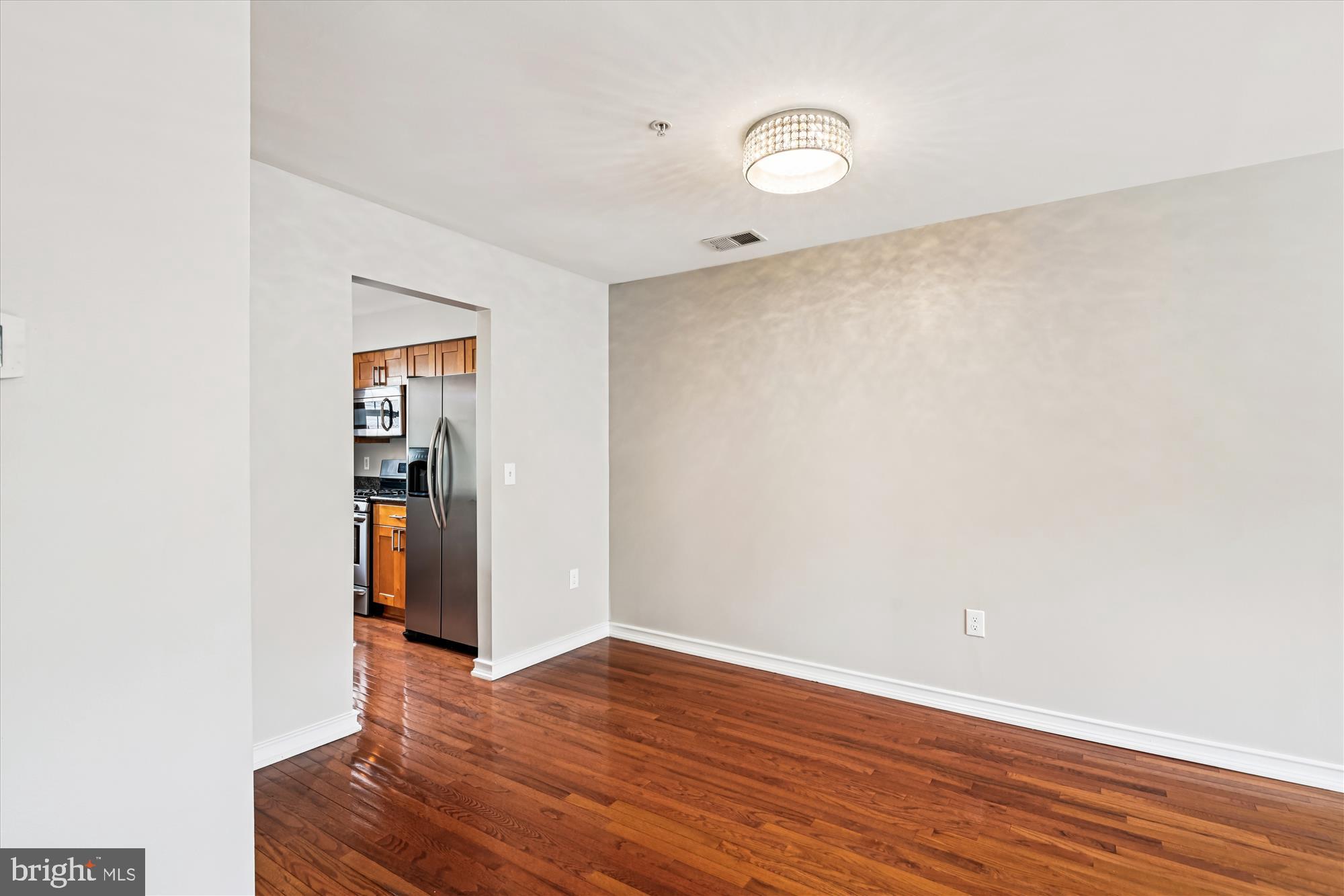 1105 SIMSBURY COURT