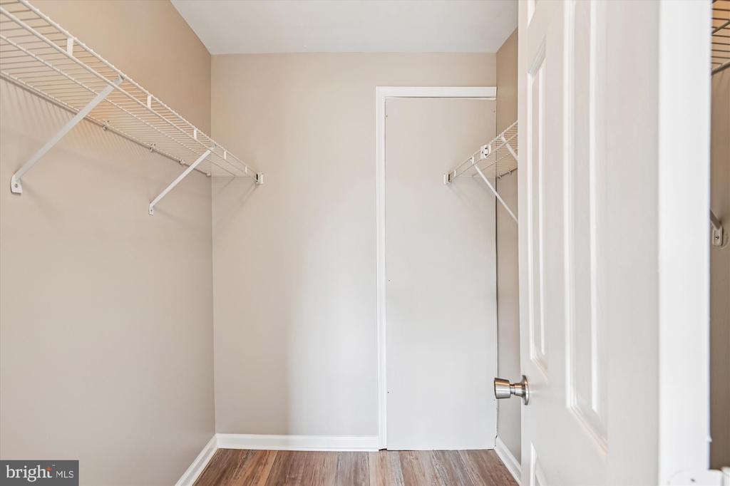 1105 SIMSBURY COURT