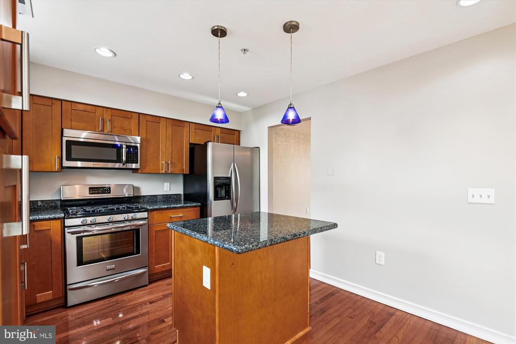 1105 SIMSBURY COURT
