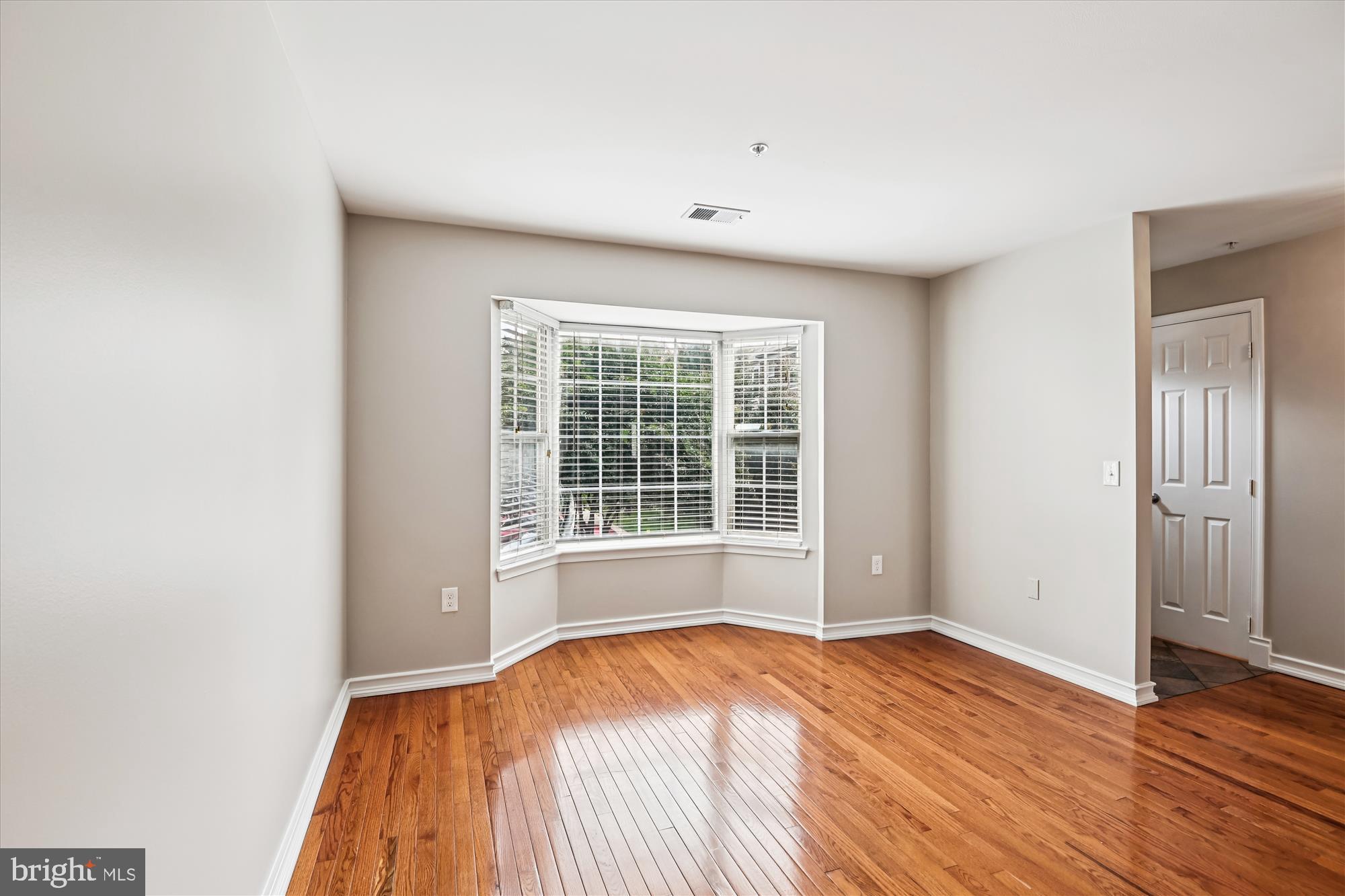1105 SIMSBURY COURT
