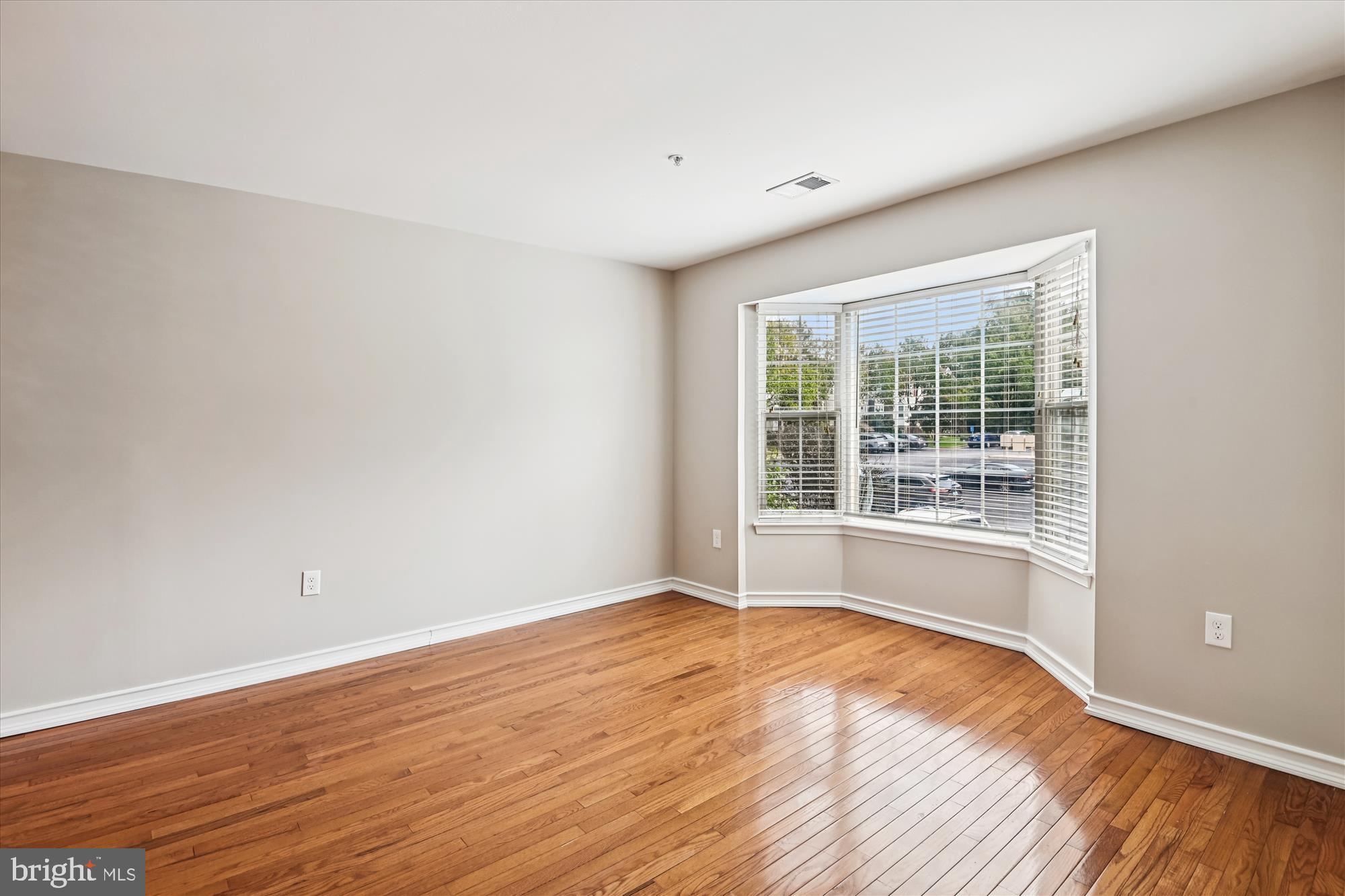 1105 SIMSBURY COURT