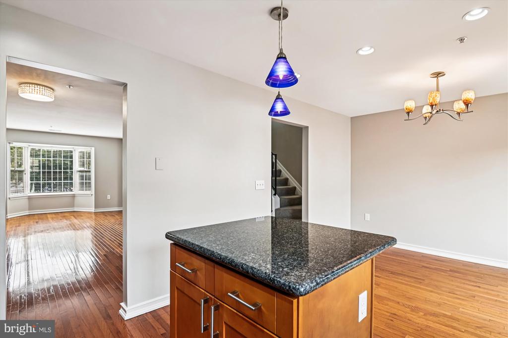 1105 SIMSBURY COURT
