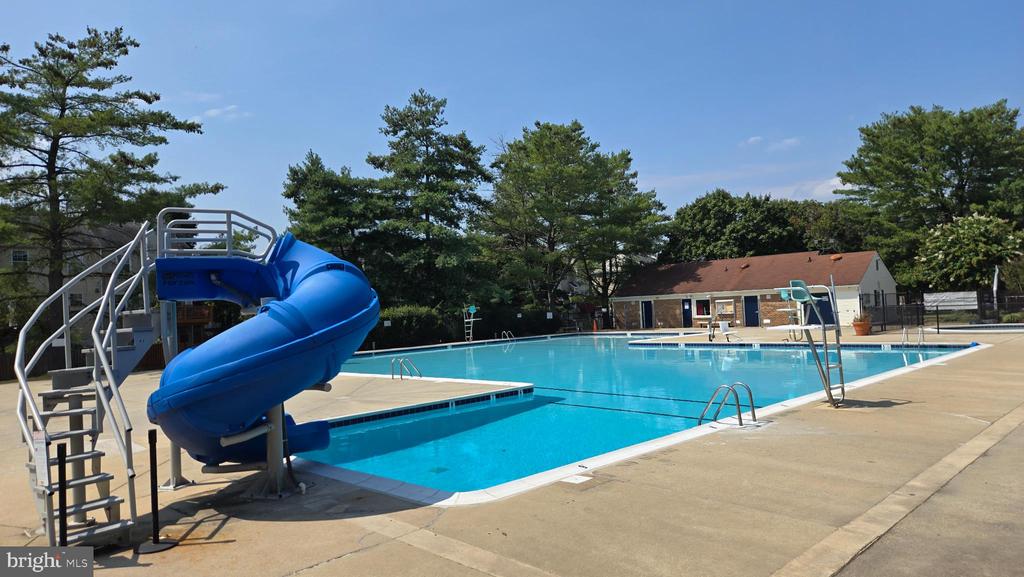 1105 SIMSBURY COURT