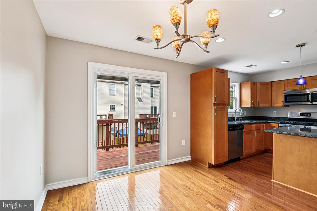 1105 SIMSBURY COURT