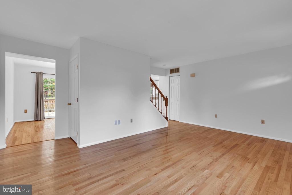 7991 PAULS DRIVE