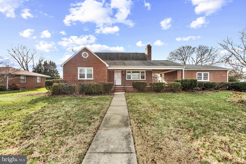 701 E MAPLE ROAD
