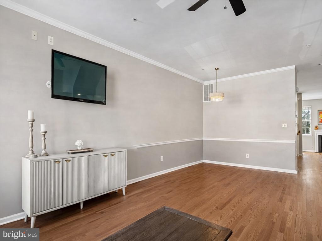 7326 MOCKINGBIRD CIRCLE