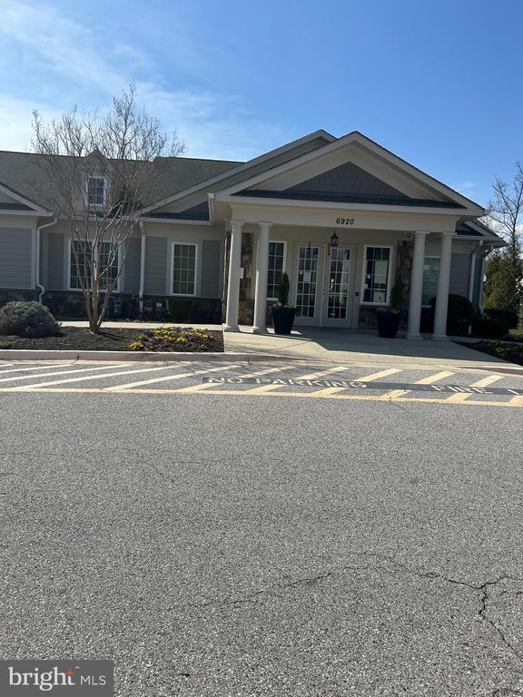 7326 MOCKINGBIRD CIRCLE