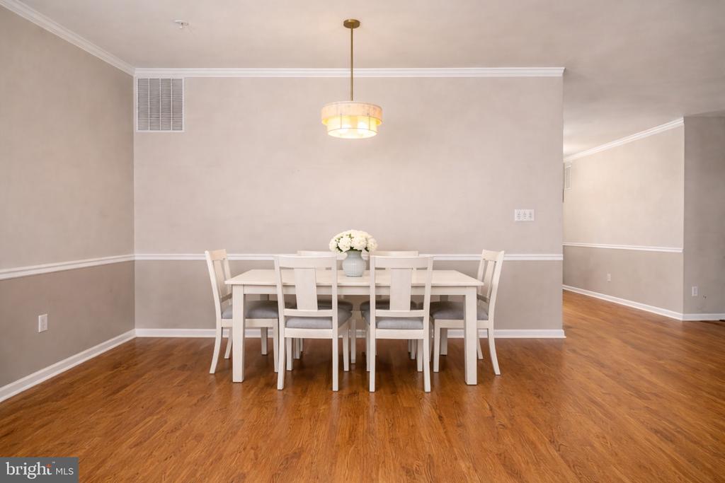 7326 MOCKINGBIRD CIRCLE