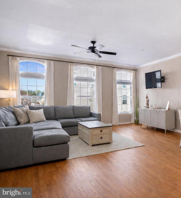 7326 MOCKINGBIRD CIRCLE