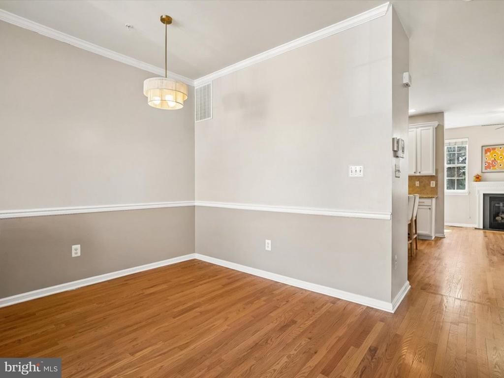 7326 MOCKINGBIRD CIRCLE