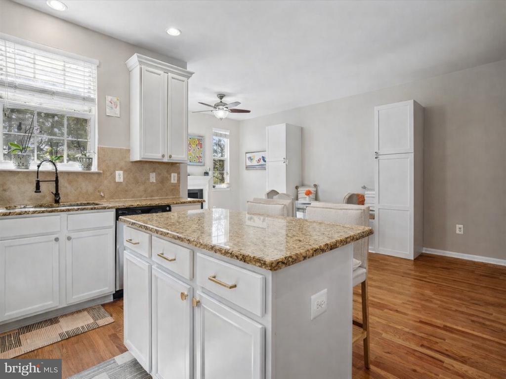 7326 MOCKINGBIRD CIRCLE