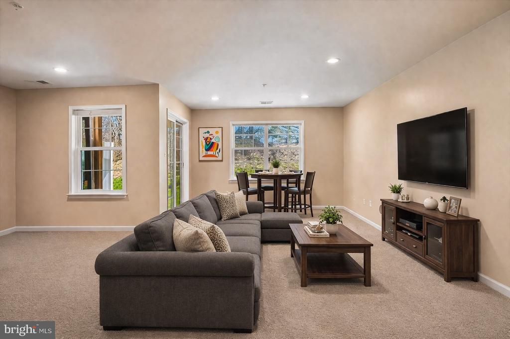 7326 MOCKINGBIRD CIRCLE