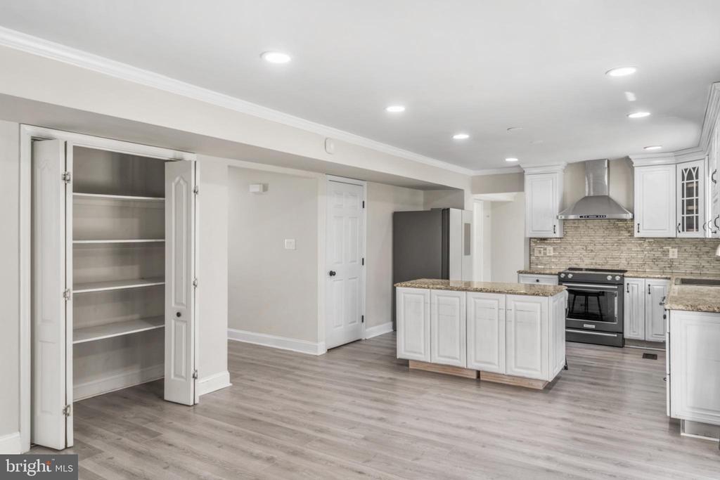7777 HARMER COURT