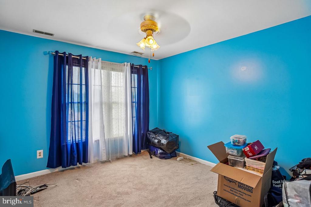 2012 BUNKER HILL COURT