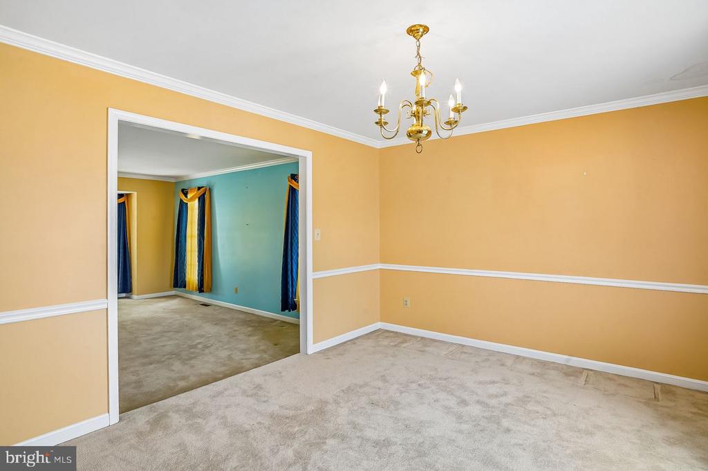 2012 BUNKER HILL COURT