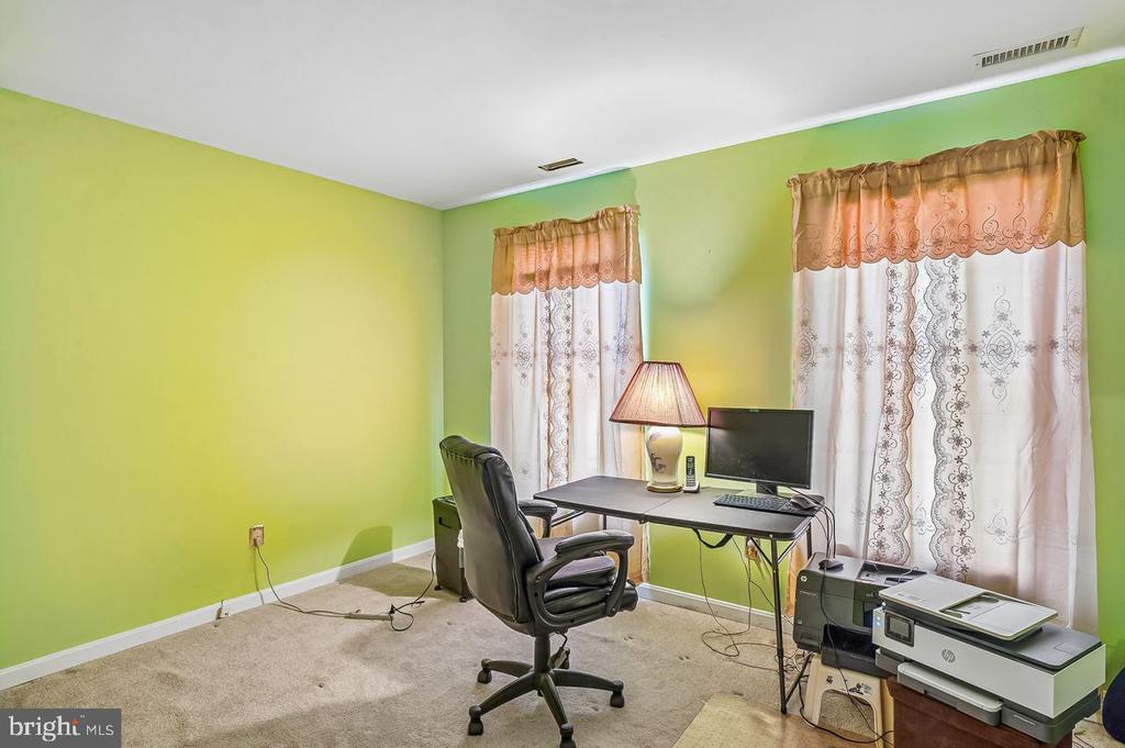2012 BUNKER HILL COURT