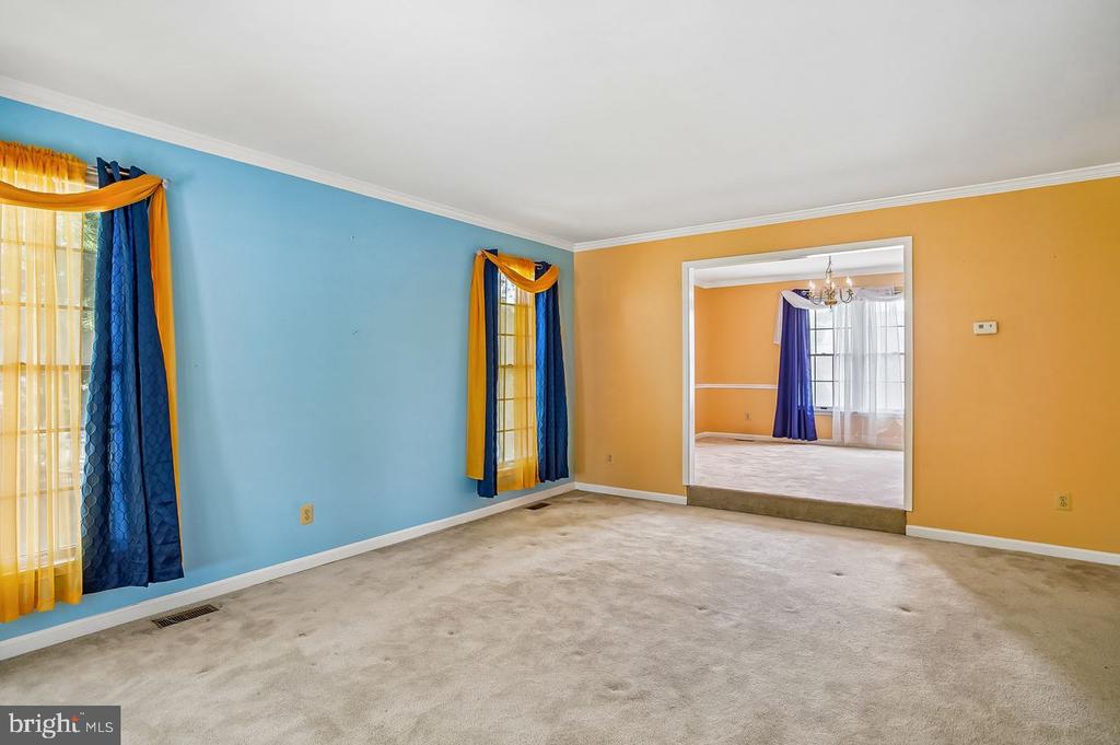 2012 BUNKER HILL COURT