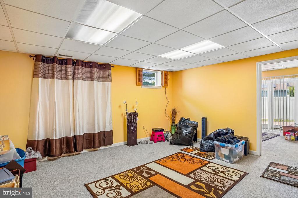 2012 BUNKER HILL COURT