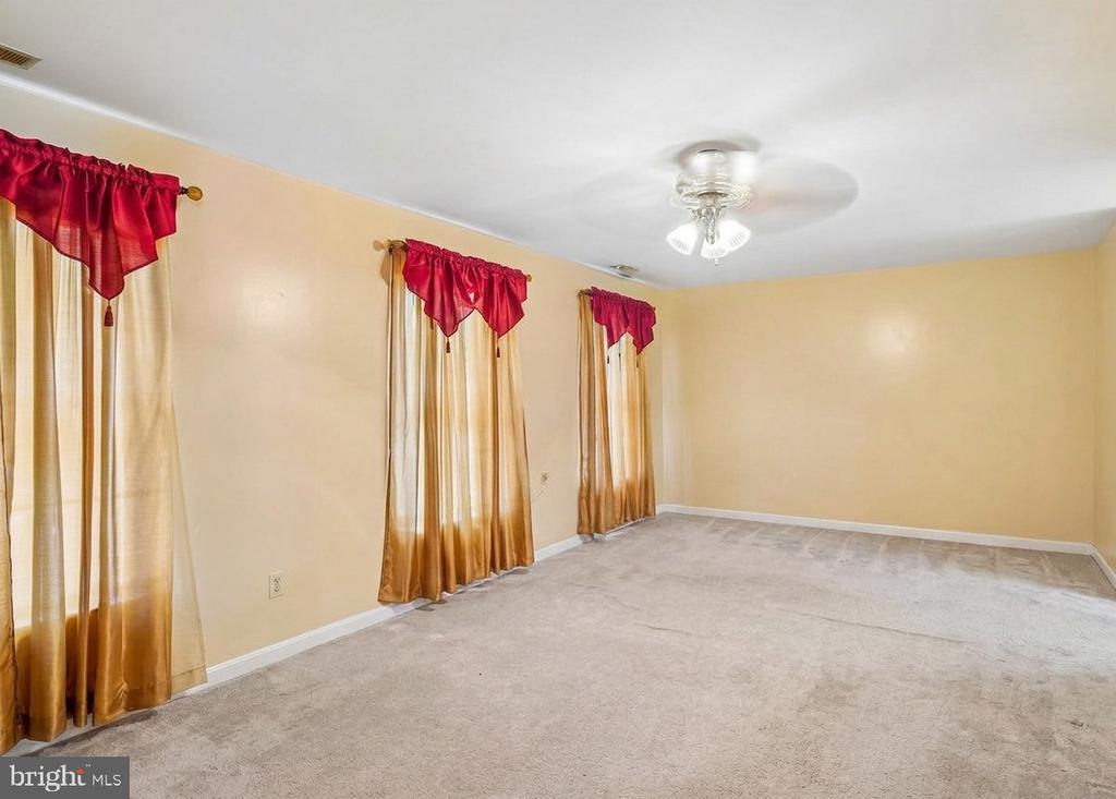 2012 BUNKER HILL COURT