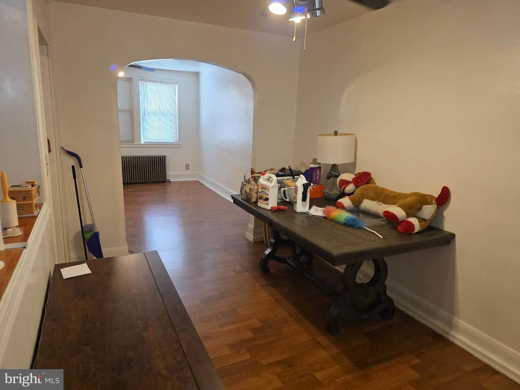 237 W MEADOW ROAD