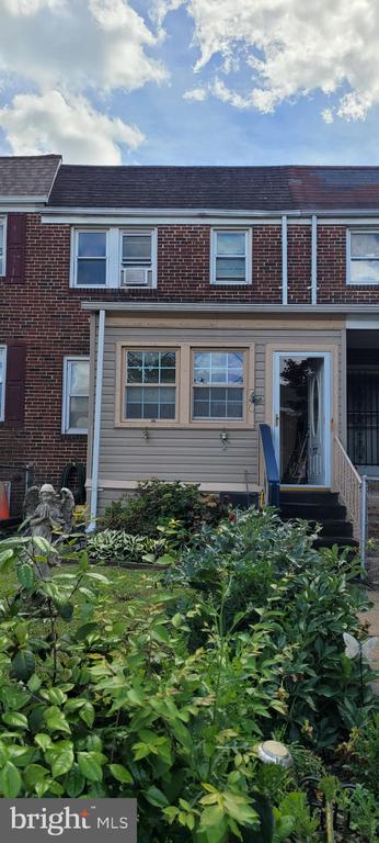 237 W MEADOW ROAD