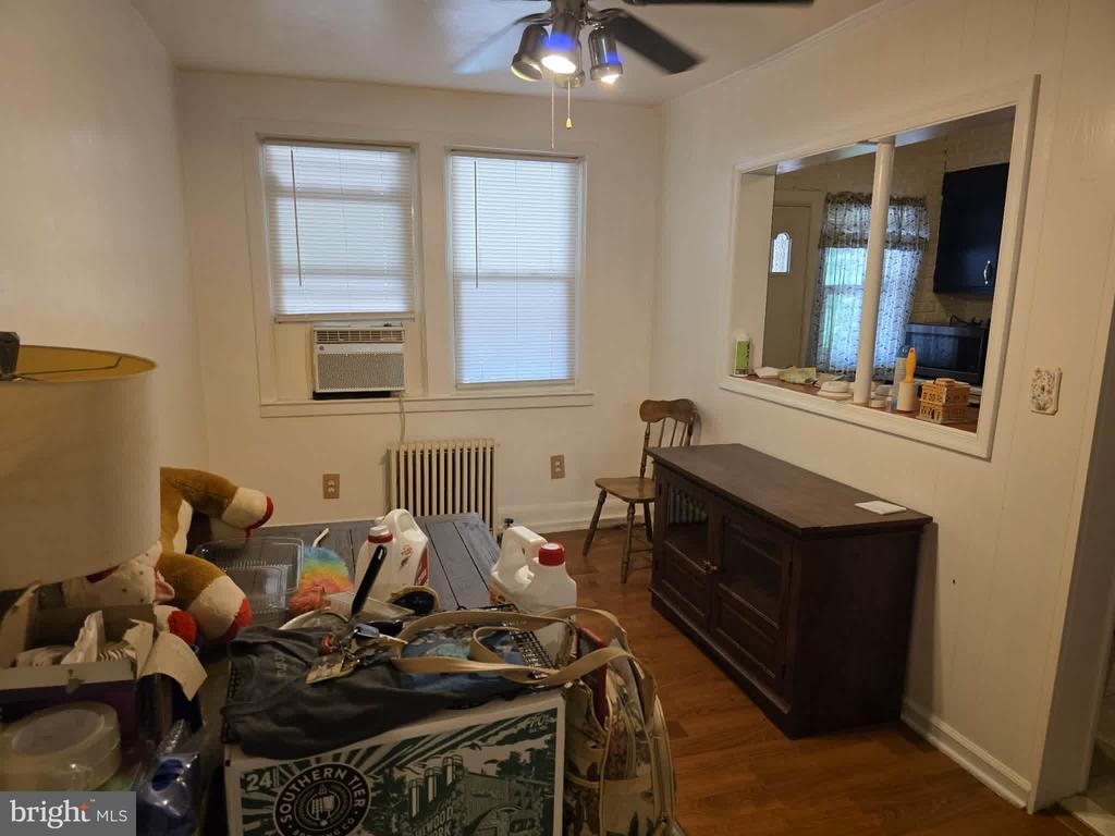 237 W MEADOW ROAD