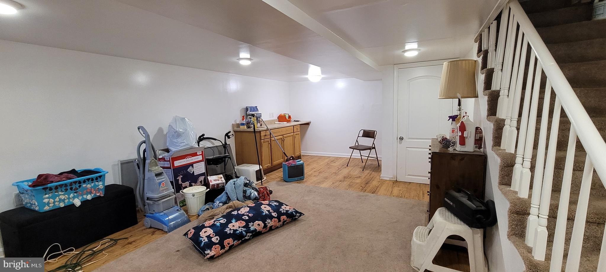 237 W MEADOW ROAD