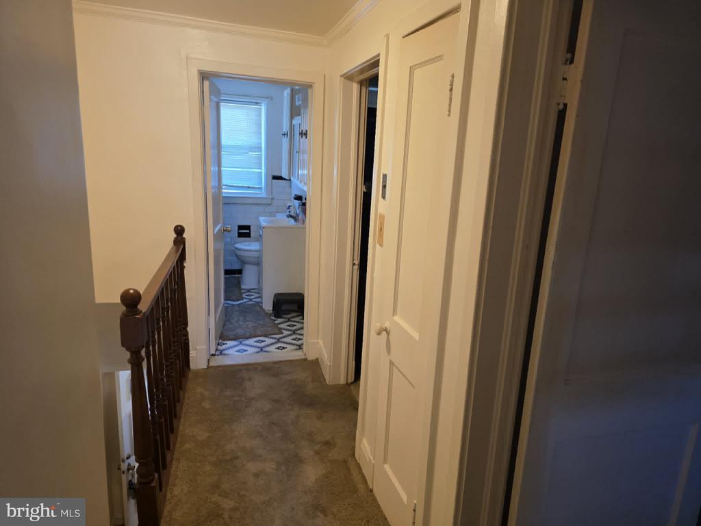 237 W MEADOW ROAD