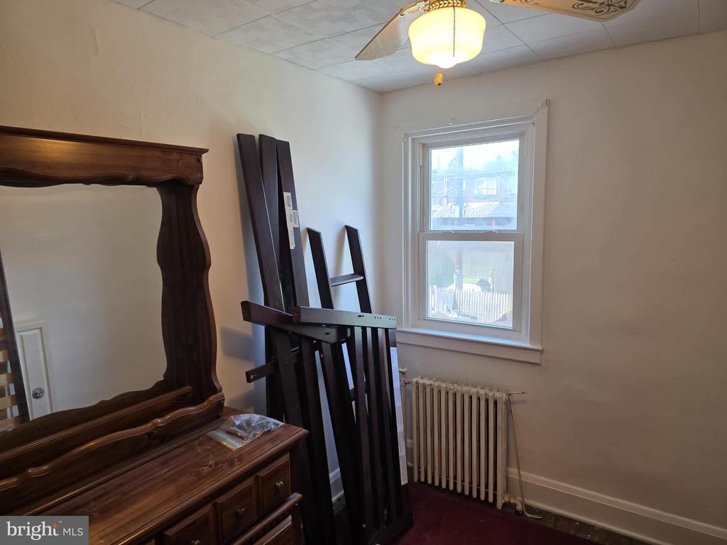 237 W MEADOW ROAD