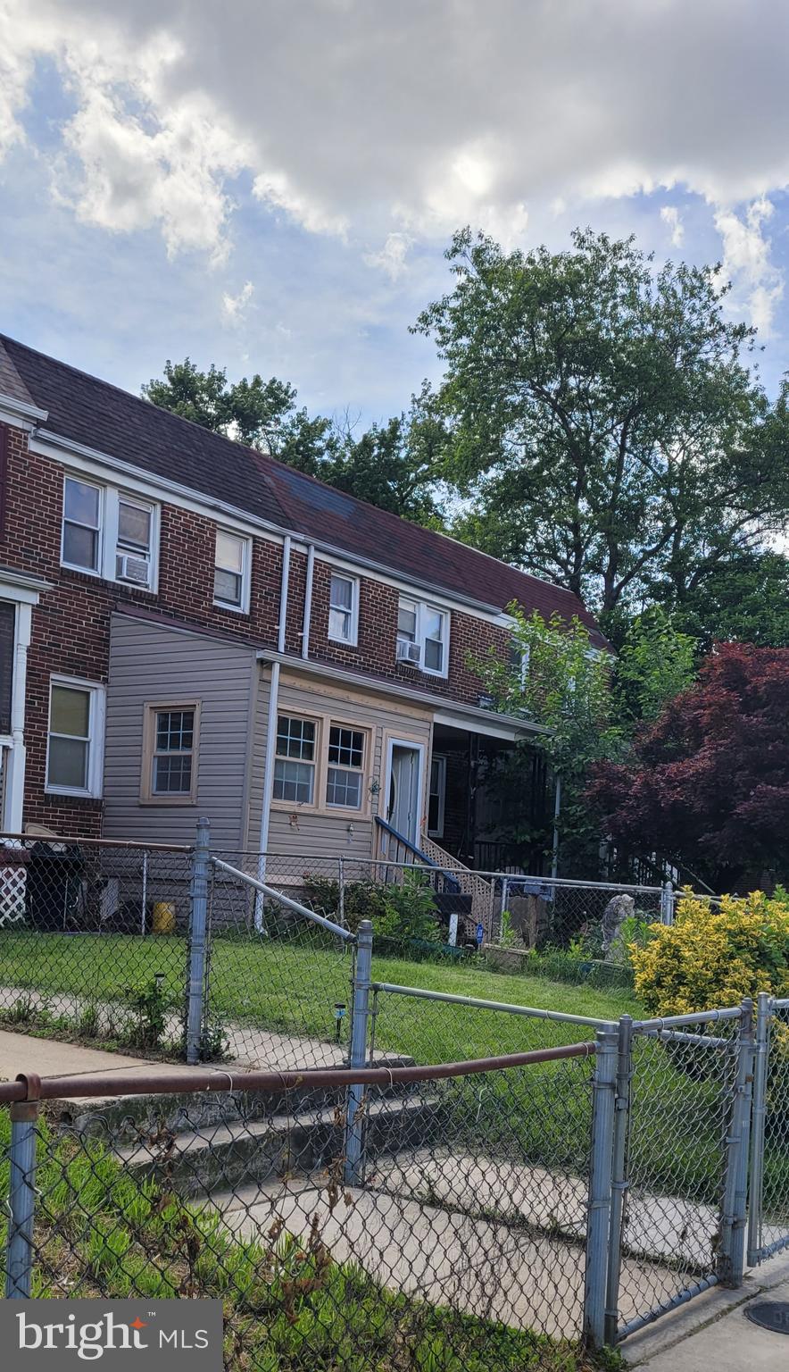 237 W MEADOW ROAD