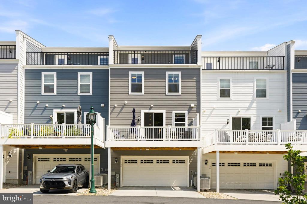 124 TREBLIS WAY