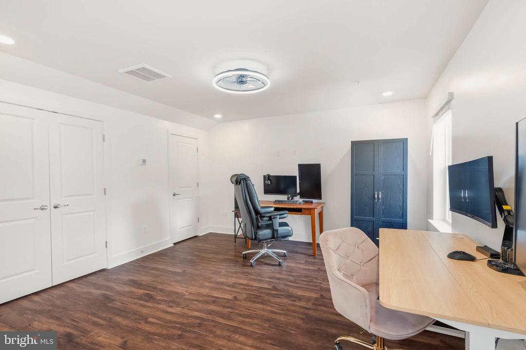124 TREBLIS WAY