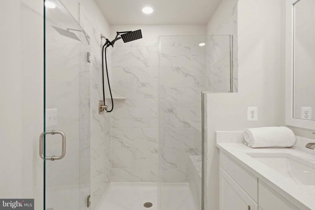 124 TREBLIS WAY