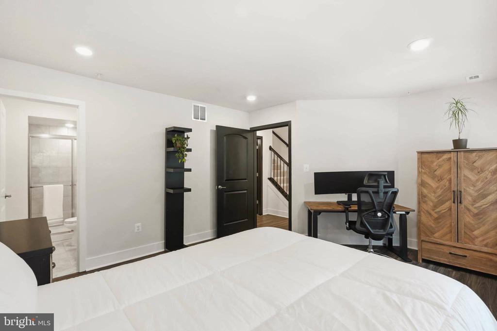 124 TREBLIS WAY