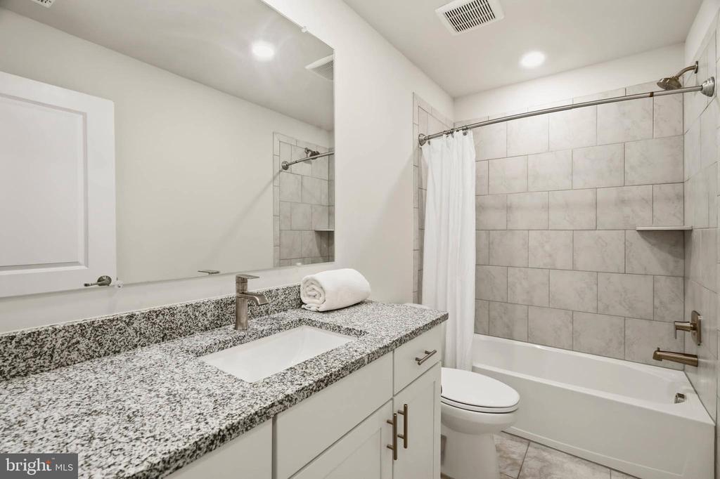 124 TREBLIS WAY