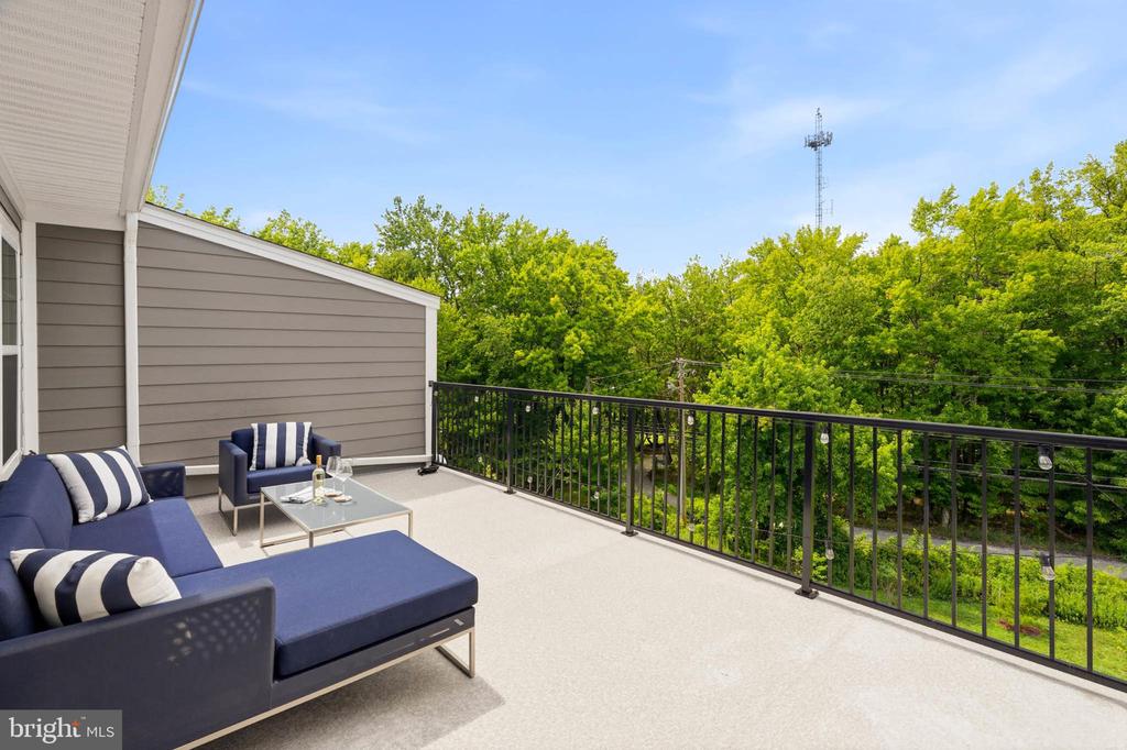 124 TREBLIS WAY