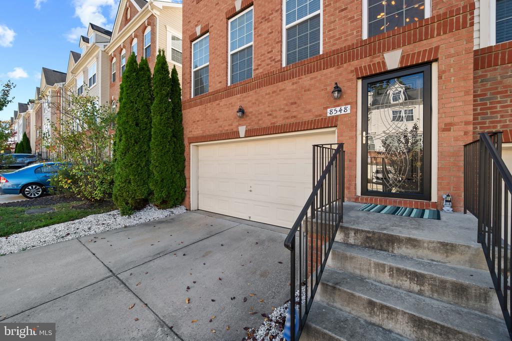 8548 CROOKED TREE LANE