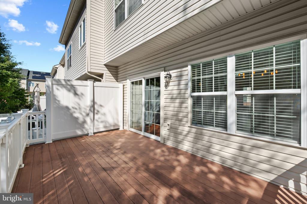 8548 CROOKED TREE LANE