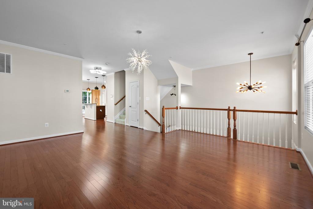 8548 CROOKED TREE LANE