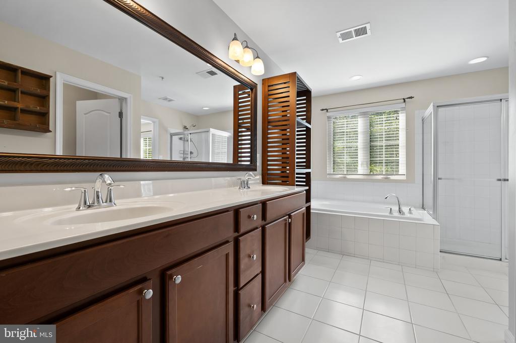 8548 CROOKED TREE LANE