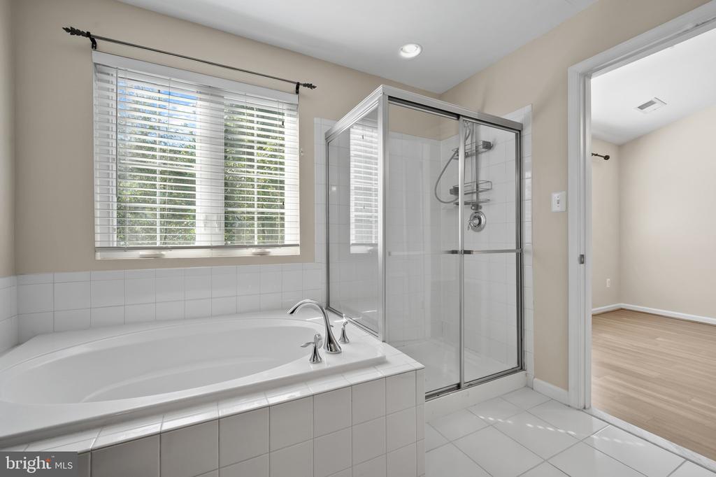 8548 CROOKED TREE LANE