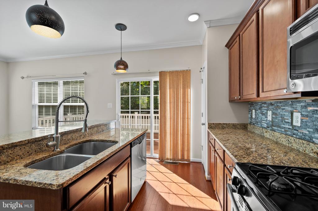 8548 CROOKED TREE LANE