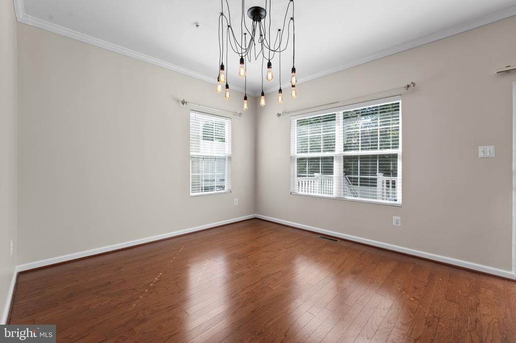 8548 CROOKED TREE LANE