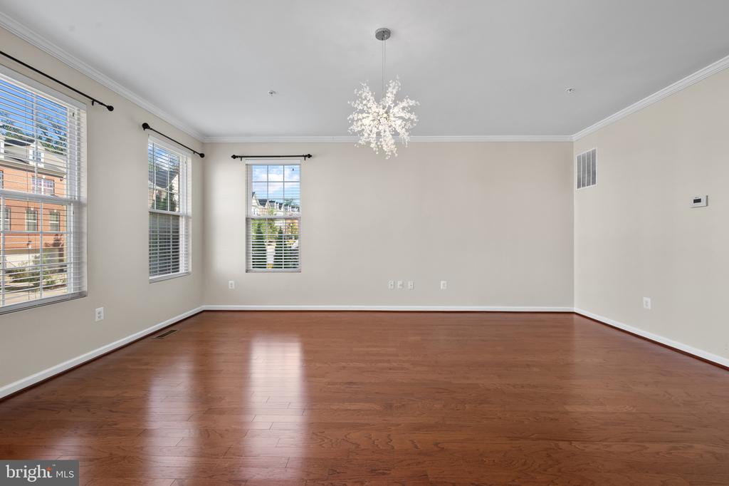 8548 CROOKED TREE LANE